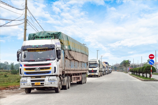 Vận tải hàng dự án máy móc thiết bị cho Tập đoàn ở Hà Nội